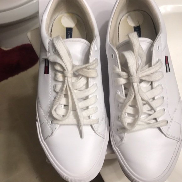 Calvin Klein - Picture 6 of 6